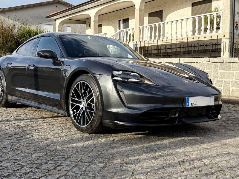 Porsche Taycan Turbo importado pela AutoRuta24